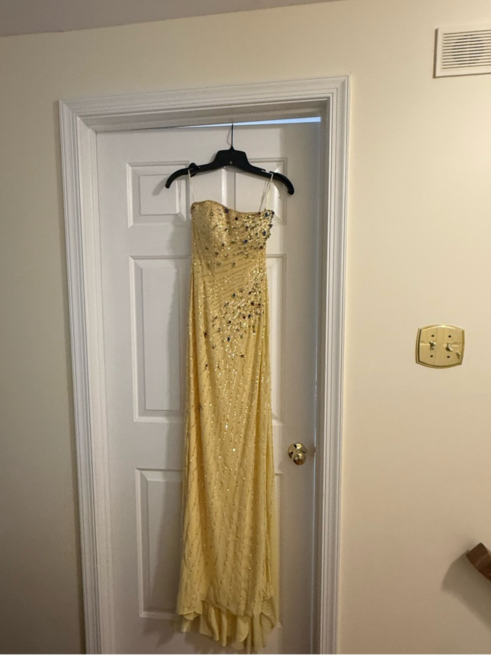 Jovani Strapless Yellow Sequin Pageant or Prom Size 6 Gown
